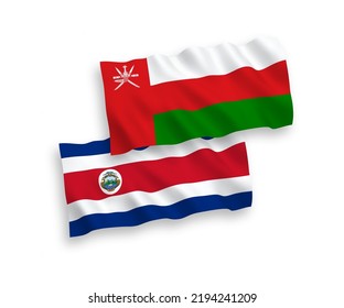 Nationale Vektor-Wellen-Flaggen von Sultanat von Oman und der Republik Costa Rica einzeln auf weißem Hintergrund. 1 bis 2 %.