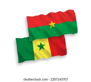 Banderas de olas de tela vectorial nacional de la República del Senegal y Burkina Faso aisladas en fondo blanco. de 1 a 2.