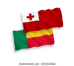 Banderas de olas de tela vectorial nacional del Reino de Tonga y Benín aisladas en fondo blanco. de 1 a 2.