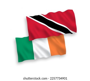Banderas de ondulación de tela vectorial nacional de Irlanda y la República de Trinidad y Tabago aisladas de fondo blanco. de 1 a 2.