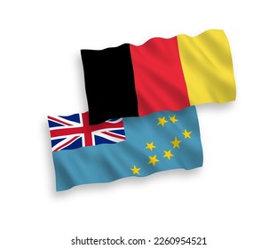 Nationale Vektorgrafik-Wellenflags von Tuvalu und Belgien einzeln auf weißem Hintergrund. 1 bis 2 %.