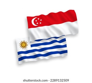 Banderas de olas de tela vectorial nacional de la República Oriental del Uruguay y Singapur aisladas en fondo blanco. de 1 a 2.