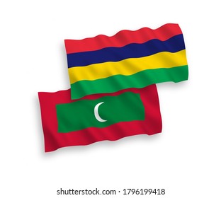 Tela vectorial nacional ondeando banderas de Maldivas y la República de Mauricio aisladas en fondo blanco. de 1 a 2.