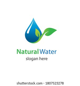 Diseño de ilustraciones vectoriales de la plantilla de logotipo de agua natural