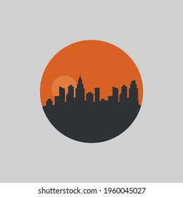 Naturstädter Sonnenuntergang auf kreisförmigem Hintergrund

