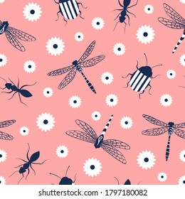 Natur nahtloses Muster mit Insekten und Kamille. Drachenfliege, Ameise und Käfer auf rosafarbenem Hintergrund. Vektorgrafik.