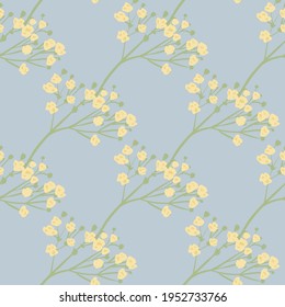 Naturaleza sin fisuras con la impresión de elementos florales gypsophila de color naranja. Fondo azul pastel. Ilustración bursátil. Diseño vectorial para textiles, tela, giftwrap, papel pintado.