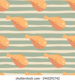 Patrón natural sin fisuras con la impresión de siluetas de peces de fugú geótico silvestre. Fondo rayado gris. Perfecto para el diseño de tela, impresión textil, envoltura, cubierta. Ilustración vectorial.