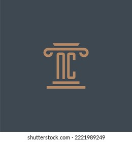 Monograma inicial de NC para el logotipo de la firma de ley con diseño de pilar