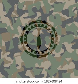 icono de corbata dentro de la textura de camo. 
