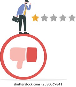 Feedback negativo, crítica ruim ou feedback de cliente de uma estrela, experiência de usuário terrível ou de má qualidade, resultado de baixa classificação ou conceito de decepção, homem infeliz no polegar para baixo dando estrela de revisão ruim.

