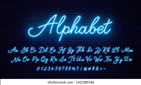 Letras azul neón. Fuente luminosa neón brillante, alfabeto para diseño de carteles, decoración y más.