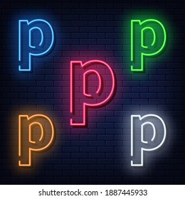 Letras de neón, cinco colores rojo, azul, verde, amarillo, blanco. Fuente aislada sobre fondo de pared de ladrillo azul oscuro. Ilustración vectorial eps 10.