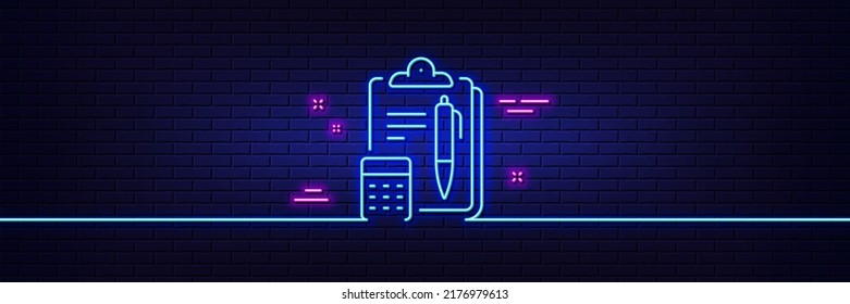Efecto luminoso neón. Icono de línea de contabilidad. Firma del documento del portapapeles. Calcular el símbolo del presupuesto. Icono de resplandor de neón de 3d línea. Banner de pared de ladrillo. Esquema contable. Vector