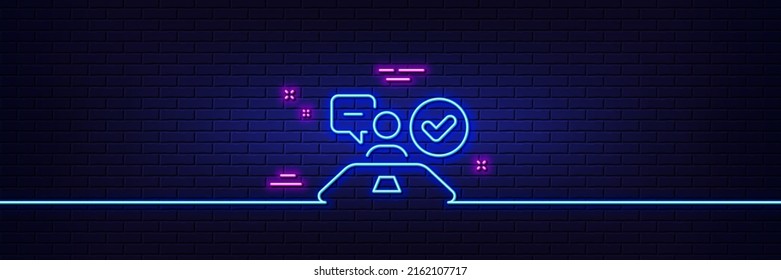 Neonhellgrauer Effekt. Genehmigte Interview-Zeile Symbol. Akzeptiertes Mitarbeiterzeichen. Personalsymbol. 3D-Linie Neonglühsymbol. Brick-Wand-Banner. Umriss des Auftrags-Interviews. Vektorgrafik
