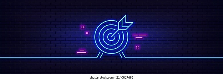 Efecto luminoso neón. Icono de la línea de tiro con arco. Cartel de la atracción del parque de atracciones. Icono de resplandor de neón de 3d línea. Banner de pared de ladrillo. Esbozo de tiro con arco. Vector