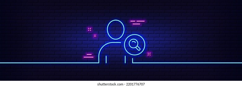 Efecto luminoso neón. Icono de línea de usuario de búsqueda. Avatar de perfil con signo de cristal de aumento. Símbolo de silueta personal. Icono de resplandor de neón de 3d línea. Banner de pared de ladrillo. Buscar esquema de usuario. Vector