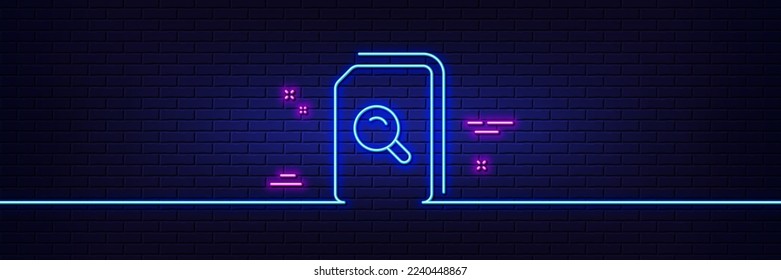 Efecto luminoso neón. Icono de línea de documentos de búsqueda. Archivo con el signo de la luna de aumento. Símbolo de concepto de página de papel. Icono de resplandor de neón de 3d línea. Banner de pared de ladrillo. Esquema de archivos de búsqueda. Vector