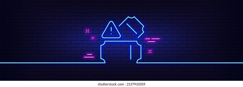 Efecto luminoso neón. Icono de la línea de entradas. Señal de entrada de transporte. Símbolo de entrada pagada. Icono de resplandor de neón de 3d línea. Banner de pared de ladrillo. Esquema de las entradas. Vector