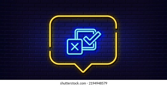 Burbuja de habla de luz neón. Icono de la línea de la casilla de verificación. Signo de selección de la encuesta. Símbolo de revisión de negocio. Fondo neón de luz. Línea de brillo de la casilla de verificación. Banner de pared de ladrillo. Vector