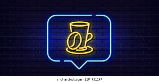 Burbuja de habla de luz neón. Copa de café con un icono de línea de frijol. Señal de latte caliente. Símbolo de taza para beber té. Fondo neón de luz. Línea de brillo de la taza de café. Banner de pared de ladrillo. Vector
