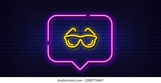 Neon light speech bubble. Eyeglasses line icon. Oculist clinic sign. Optometry vision symbol. Neon light background. Eyeglasses glow line. Brick wall banner. Vector