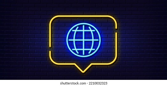 Burbuja de habla de luz neón. Icono de línea de globo. Signo mundial o terrestre. Símbolo global de Internet. Fondo neón de luz. Línea de brillo de globo. Banner de pared de ladrillo. Vector