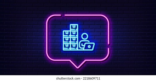 Burbuja de habla de luz neón. Icono de línea de inventario. Firma del gestor de almacén. Símbolo de operador al por mayor. Fondo neón de luz. Línea de brillo de inventario. Banner de pared de ladrillo. Vector