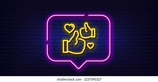 Burbuja de habla de luz neón. Como un icono de línea. Se levanta con el signo del corazón. Opinión positiva, símbolo de medios sociales. Fondo neón de luz. Como la línea de resplandor. Banner de pared de ladrillo. Vector