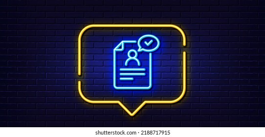 Burbuja de habla de luz neón. Reanudar icono de línea de documento. Firma de aplicación de contrato. Símbolo del archivo de acuerdo. Fondo neón de luz. Reanudar la línea de brillo del documento. Banner de pared de ladrillo. Vector