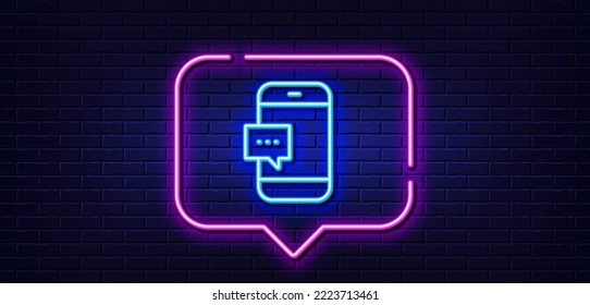Burbuja de habla de luz neón. Icono de mensaje de Smartphone. Señal de teléfono móvil o de mensajero de teléfono. Dispositivo móvil de comunicación con símbolo de chat. Fondo neón de luz. Línea de brillo de mensajes de Smartphone. Vector