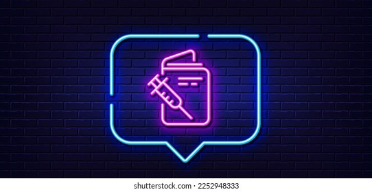 Burbuja de habla de luz neón. Icono de la línea del pasaporte de vacunación. Signo de la jeringa de la vacuna. Símbolo apoplejado. Fondo neón de luz. Línea de brillo del pasaporte de vacunación. Banner de pared de ladrillo. Vector