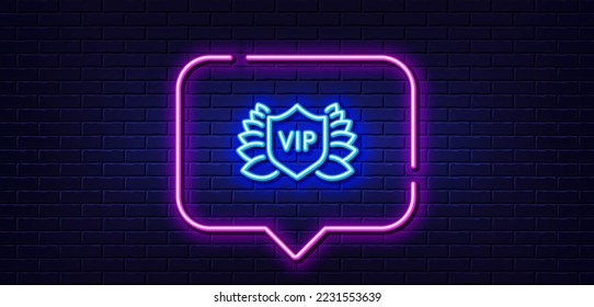 Burbuja de habla de luz neón. Icono de línea de seguridad Vip. Signo de protección de personas muy importante. Símbolo de privilegio del club de miembros. Fondo neón de luz. Línea de brillo de seguridad Vip. Banner de pared de ladrillo. Vector
