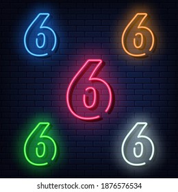 Neonzahlen, fünf Farben rot, blau, grün, gelb, weiß. Einzige Schriftart auf dunkelblauem Hintergrund. Vektorgrafik eps10.