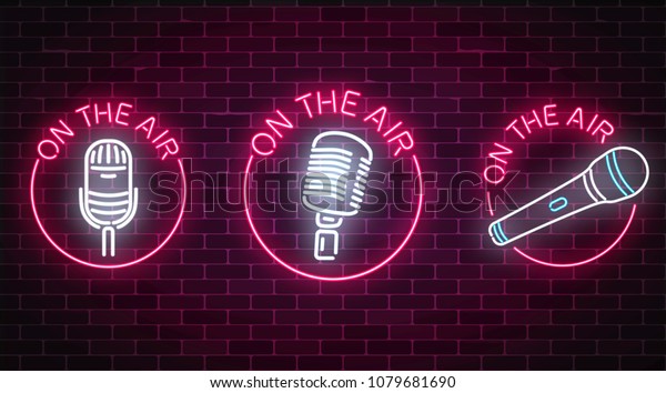 エアサインのネオンに 丸枠にマイクの記号が付いています ライブ音楽とナイトクラブのアイコン ラジオ 局の輝く看板 サウンドカフェのアイコン ミュージックショーのポスター ベクターイラスト のベクター画像素材 ロイヤリティフリー