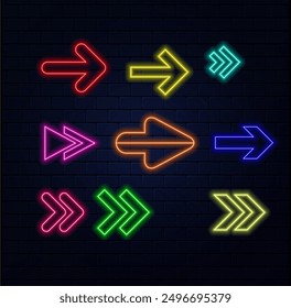Conjunto de iconos vectoriales coloridos de flechas derechas de neón. Punteros brillantes realistas sobre fondo transparente. Indicador de Locación para casino, bar, cine, discoteca y motel, paquete de símbolos aislados.