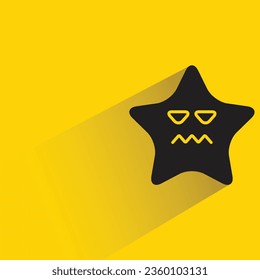 emoji de estrella nerviosa con sombra sobre fondo amarillo