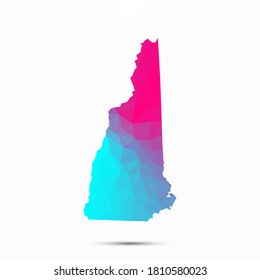 Nuevo mapa de Hampshire triángulo bajo estilo abstracto poligeométrico poligonal bajo. Gradiente rosa cian teselado abstracto diseño moderno fondo de fondo de polos bajo mapa abstracto de New Hampshire. Ilustración del vector