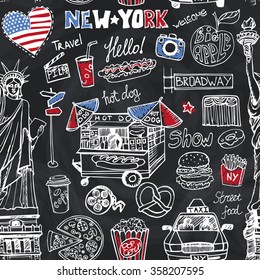 New York Doodle fast food seamless pattern.American symbols in hand drawn sketch.Vector icons,sign,lettering.Vintage Illustration,background.Statue Of Liberty,taxi,food stand,street food,Chalkboard