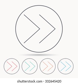 Next arrow icon. Forward sign. Right direction symbol. Linear circle icons.