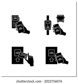 Conjunto de iconos de glifos de tecnología NFC. Sistema de pago de seguridad en reloj inteligente o teléfono móvil. Comunicación Cercana al Campo. Concepto de pago sin contacto. Señales planas rellenas. Ilustraciones vectoriales aisladas de siluetas