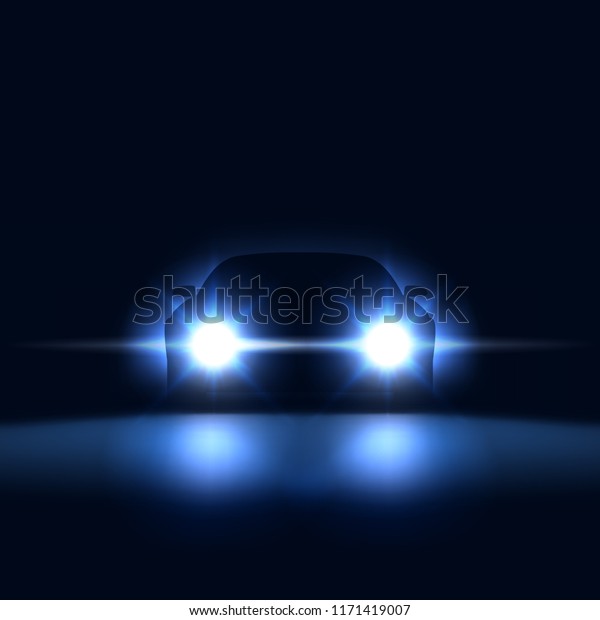 明るいヘッドライトが暗い中に近づく夜の車 ショールームにキセノンのヘッドライトを持つ自動車のシルエット ベクターイラスト のベクター画像素材 ロイヤリティフリー