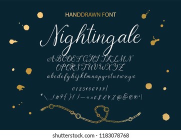 Nachtigall. Handgezeichnete kalligrafische Vektorschriftart. Moderne, sanfte Kalligrafie.
