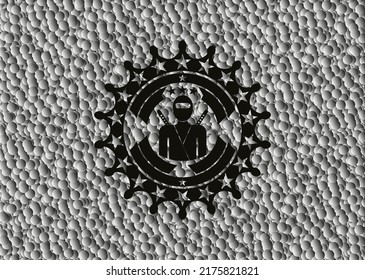 Ninja-Symbol in einem realistischen schwarzen Emblem mit Blasenhintergrund. Vektorgrafik. Detaillierte Angaben. 