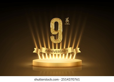 Pódio do prêmio de ouro do nono aniversário. 9 anos de celebração aniversário ou jubileu fundo vetor dourado. Estágio de luxo com raios brilhantes, número brilhante 9 e fita com texto aniversário em preto.