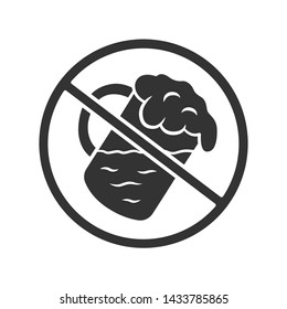 No alcohol beverage glyph icon. Drinking forbidden label. Silhouette symbol. Cocktail glass. Alcohol free, dry bar. Negative space. Alcoholism caution. Beer mug with foam vector isolated illustration