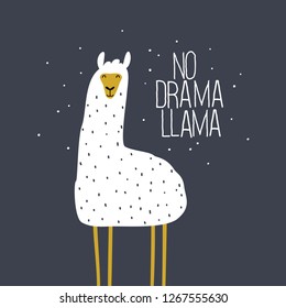 Ninguna tarjeta de llama de drama linda con llama de dibujos animados. Dibujo en llama con letras, ilustración vectorial a mano para tarjetas, camisetas, estuches. graciosa alpaca sobre el fondo del cielo estrellado.