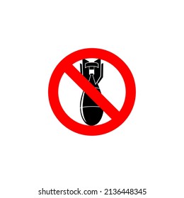 No hay señal de prohibición de guerra. Ilustración vectorial de la señal roja de círculo tachado con icono de misil dentro. Detener el símbolo de la invasión de guerra con fondo blanco. No se permiten los bombardeos militares.