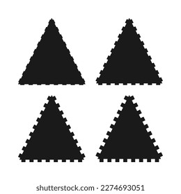 Conjunto de iconos de formas triangulares de borde de resaltado. Grupo de 4 símbolos triangulares con bordes apuntados. Aislado sobre un fondo blanco.