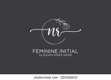 Monograma de belleza NR y elegante logo de diseño de la escritura a mano de marca inicial, boda, moda, floral y botánica con plantilla creativa.